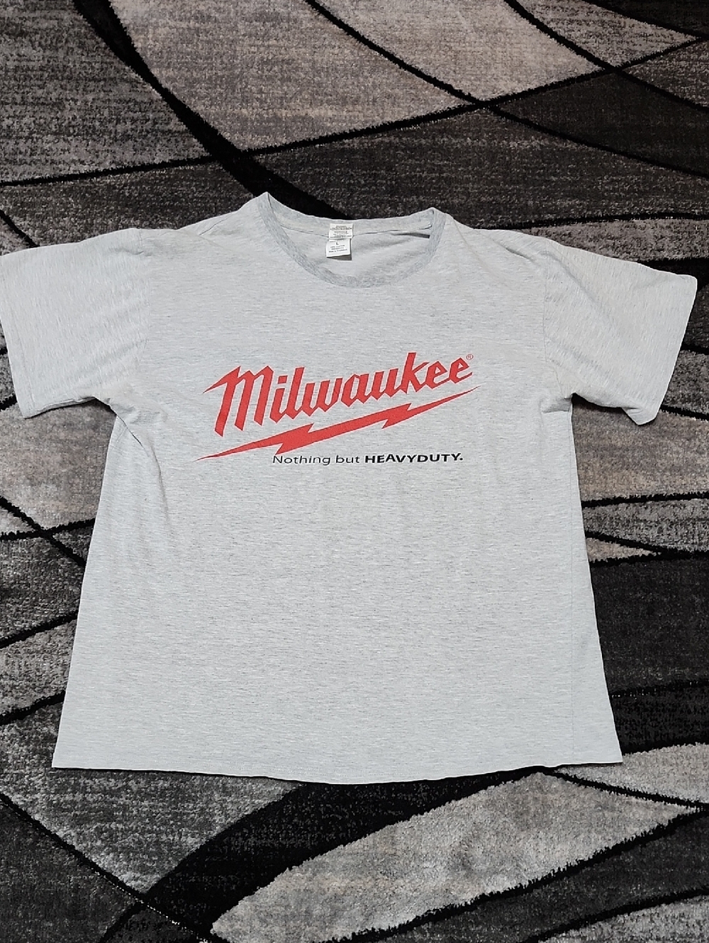 GILDAN MILWAUKEE GRAY HEAVY DUTY LOGO GRAPHIC CREW-NECK TEE-SHIRT